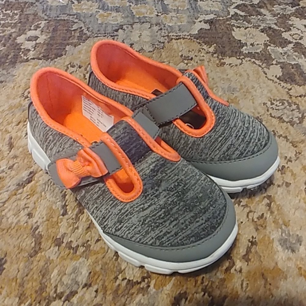 Athletic works girls athletic shoe